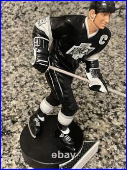 Wayne Gretzky Los Angeles Kings Autographed Gartlan 9 Inch Figurine Statue RARE
