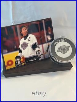 Wayne Gretzky Los Angeles Kings Autographed Puck & Display WithJSA COA Wayne Gretzky Los Angeles Kings Autographed Puck & Display WithJSA COA
