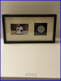 Wayne Gretzky Los Angeles Kings Autographed Puck With JSA LOA And Display