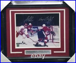 Wayne Gretzky & Mario Lemieux Signed Framed 11x14 Photo Beckett #AE16670
