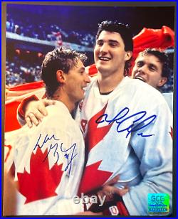 Wayne Gretzky & Mario Lemiuex Team Canada Auto / Signed 8x10 Photo