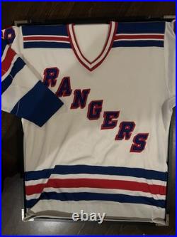 Wayne Gretzky New York Rangers Autographed Framed Jersey With JSA LOA