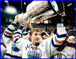 Wayne Gretzky Oilers Autographed Signed 11x14 Photo Authentic Beckett BAS COA