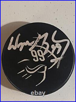 Wayne Gretzky! Rare Signed Puck From Gretzky's Toronto Restaurant