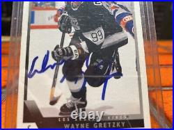 Wayne Gretzky Signed 1993-1994 Upper Deck Card #99