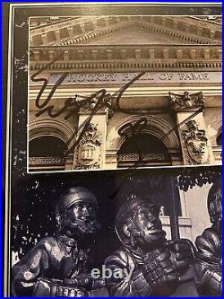 Wayne Gretzky Signed 1999 NHL Hockey Hall of Fame Induction Celebration Magazine