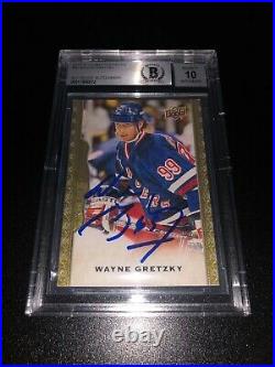 Wayne Gretzky Signed 2014-15 Upper Deck Masterpieces Card NY Rangers BAS Slabbed