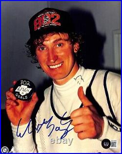 Wayne Gretzky Signed 8x10 Color Photograph BAS Authenticated (Grad Collection)