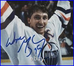 Wayne Gretzky Signed 8x10 Photo Beckett Encapsulated Autograph BAS Oilers