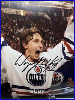 Wayne Gretzky Signed 8x10 Photo Edmonton Oilers With COA