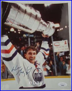 Wayne Gretzky Signed 8x10 Photo JSA AS04899