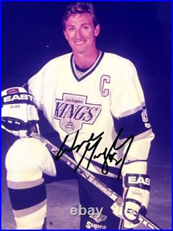 Wayne Gretzky Signed 8x10 Photo Los Angeles Kings JSA COA AV41522