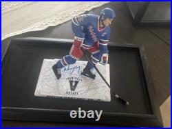 Wayne Gretzky Signed Action Figure NY Rangers Auto (No COA)