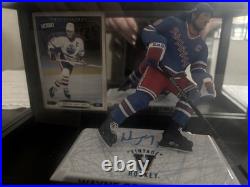 Wayne Gretzky Signed Action Figure NY Rangers Auto (No COA)