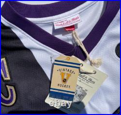 Wayne Gretzky Signed Autograph La Kings Mitchell & Ness Hockey Jersey 95-96 Jsa Wayne Gretzky Signed Autograph La Kings Mitchell & Ness Hockey Jersey 95-96 Jsa