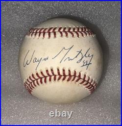 Wayne Gretzky Signed Autographed American League Baseball COA PEFECT SIG