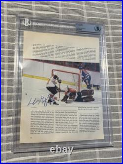 Wayne Gretzky Signed Beckett Magazine Page Hockey Oilers NHL AUTHENTIC AUTOGRAPH