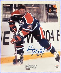 Wayne Gretzky Signed Edmonton Oilers 8x10 Photo with COA