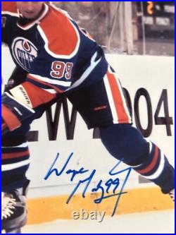 Wayne Gretzky Signed Edmonton Oilers 8x10 Photo with COA