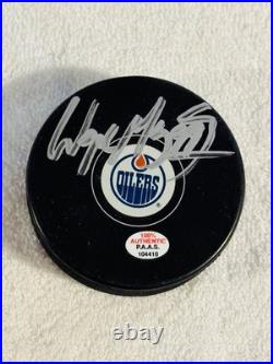 Wayne Gretzky Signed Edmonton Oilers Hockey Puck COA