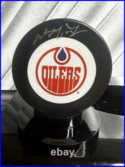 Wayne Gretzky Signed Edmonton Oilers Logo Hockey Puck JSA Wayne Gretzky Signed Edmonton Oilers Logo Hockey Puck JSA