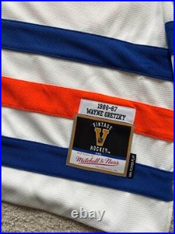 Wayne Gretzky Signed Edmonton Oilers Mitchell & Ness Authentic White Jersey BAS