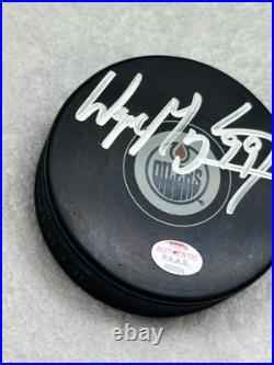 Wayne Gretzky Signed Edmonton Oilers NHL Puck COA