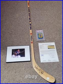 Wayne Gretzky Signed Game Issued Hespeler Hockey Stick JSA COA + 1979 Topps PSA