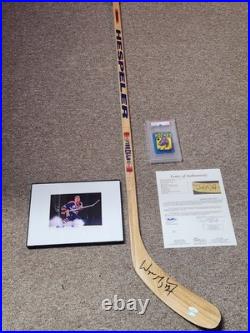 Wayne Gretzky Signed Game Issued Hespeler Hockey Stick JSA COA + 1979 Topps PSA
