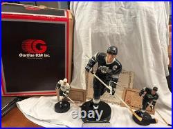 Wayne Gretzky Signed Gartlan Autographed Figurine Black with two mini figurines