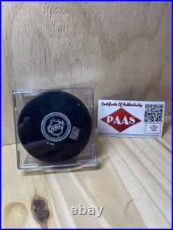 Wayne Gretzky Signed Hockey Puck Cert PAAS COA #104392 Free Case Upper Deck Card