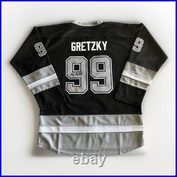 Wayne Gretzky Signed Jersey. Gretzky Holo Sticker COA. Kings