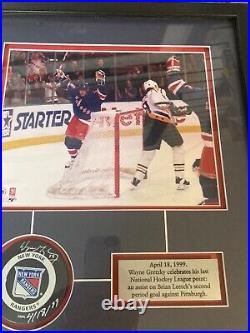 Wayne Gretzky Signed Ltd Edition Final Assist Inscript. Puck Wayne Gretzky Auth