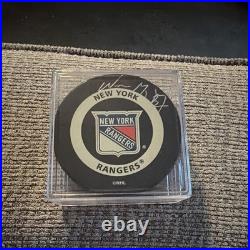 Wayne Gretzky Signed New York Rangers NHL Hockey Puck BAS Authenticated