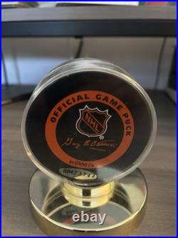 Wayne Gretzky Signed New York Rangers NHL Hockey Puck with Upper Deck COA