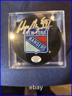 Wayne Gretzky Signed New York Rangers NHL Puck WithCOA With Case? PAAS