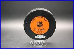 Wayne Gretzky Signed Puck Autograph Auto UDA AAM18535