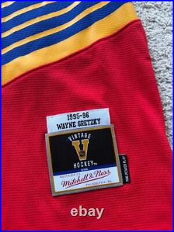 Wayne Gretzky Signed St Louis Blues Mitchell & Ness Authentic 1995-96 Jersey BAS
