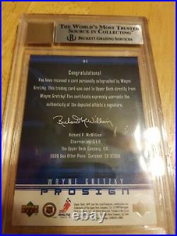 Wayne Gretzky Signed Upper Deck 98-99 Prosign WG Beckett 9 Autograph 10 COA