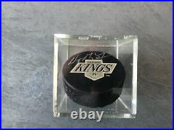 Wayne Gretzky Signed Upper Deck Authenticated Uda Official NHL Hockey Puck Kings