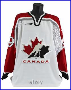 Wayne Gretzky Signed White Team Canada Bauer Jersey with Fight Strap LE #3/99 UDA