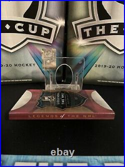 Wayne Gretzky The Cup Legends Booklet 9/9 Auto Gretzky/Orr/Roy