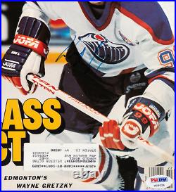 Wayne Gretzky Vintage Autographed Sports Illustrated Magazine Cover PSA 29347