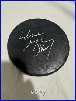 Wayne Gretzky, Walter Gretzky & Brent Gretzky Signed Hockey Pucks RARE JSA