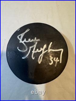 Wayne Gretzky, Walter Gretzky & Brent Gretzky Signed Hockey Pucks RARE JSA