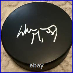 Wayne Gretzky autographed hockey puck authenticated by Global Authentics