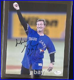 Wayne Gretzky (in Blue Jays jersey) Signed JSA-Certified 8x10 Photo