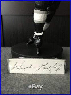 Wayne Gretzky (rare) Auto Signed Gartlan USA Figurine Los Angeles Kings