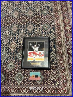 Wayne Gretzky signed 12 x 15 Upper Deck Authenticated photo of Goal #1072