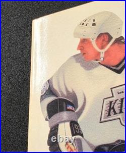 Wayne Gretzky signed 1988-89 Los Angeles Kings Yearbook Autograph JSA